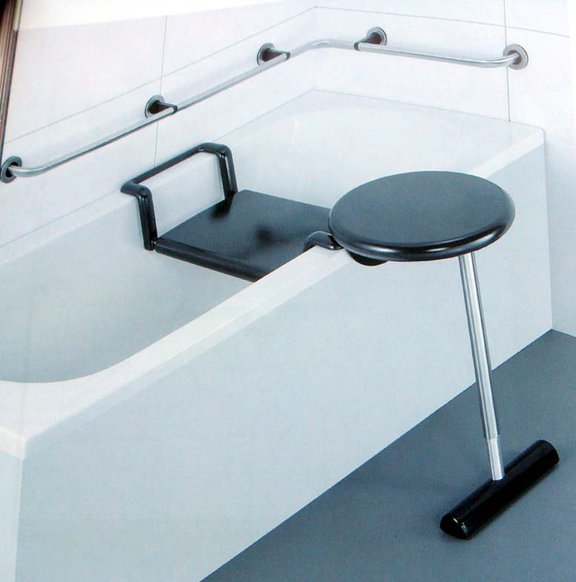 badstool.badewanne.transferhocker.jpg