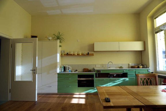 green.july.kitchen.jpg