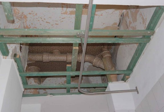 csm_bad.35.wasserschaden.fallrohr_eca0700565.jpg 