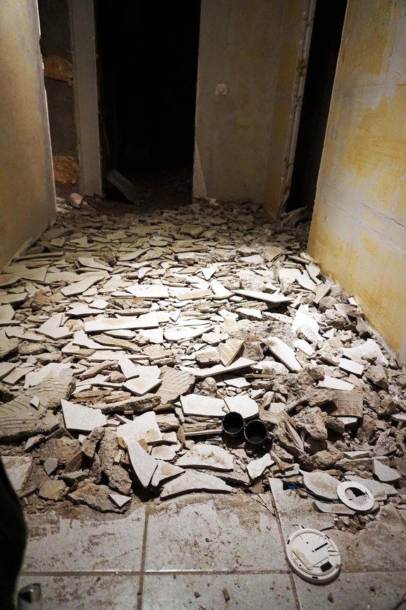 bkn39.nofloor.jpg 