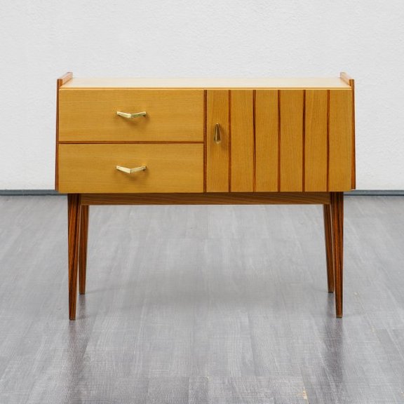 small.dresser.jpg 