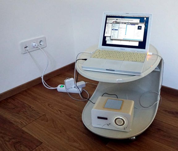 iBook.worxstation.jpg